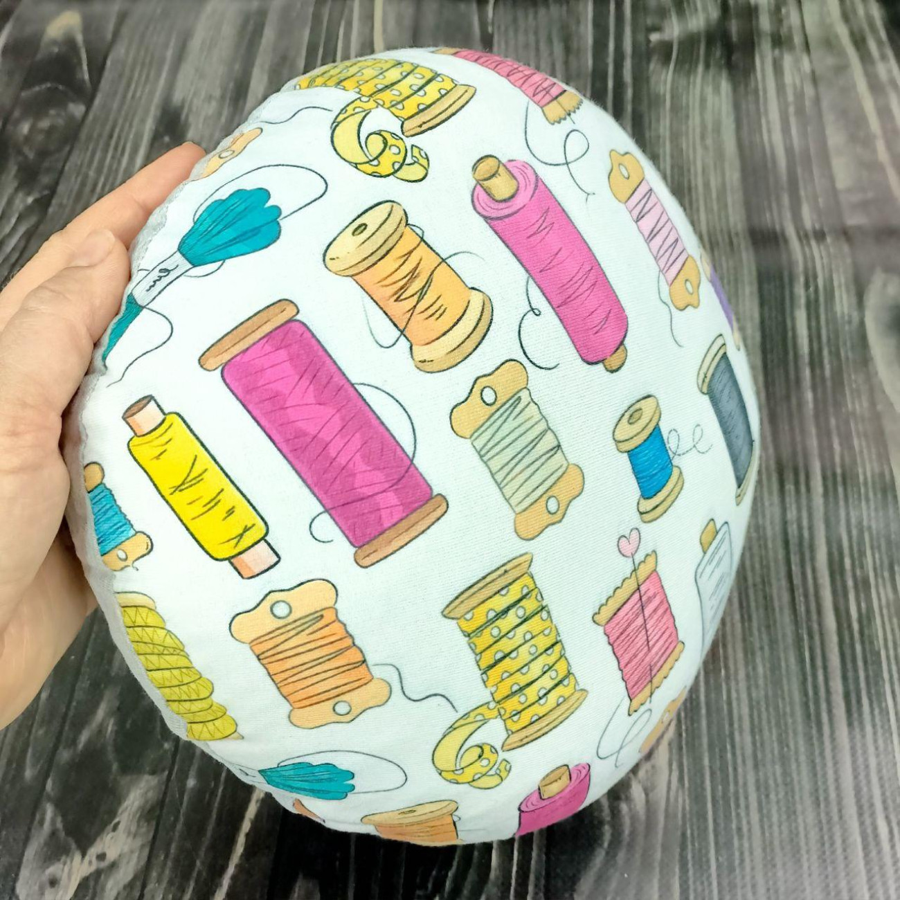 Кравецька подушечка для ВТО Needle Craft Кругла зі швейним малюнком