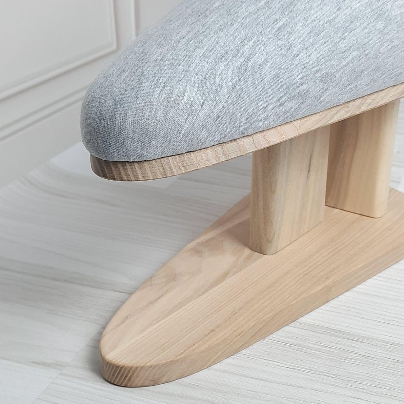 Кравецька колодка для ВТО Needle Craft Крапля на підставці Сіра