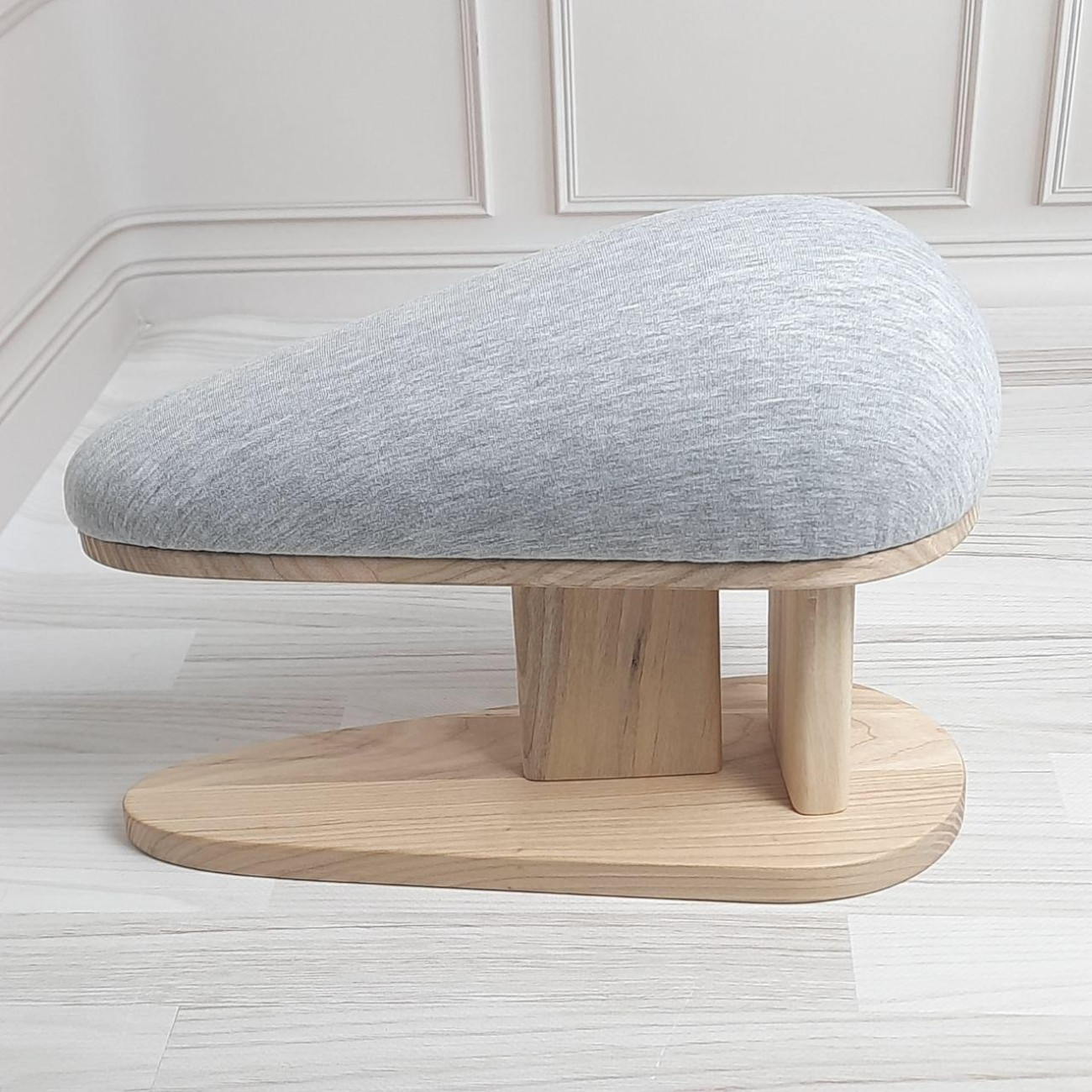 Кравецька колодка для ВТО Needle Craft Крапля на підставці Сіра