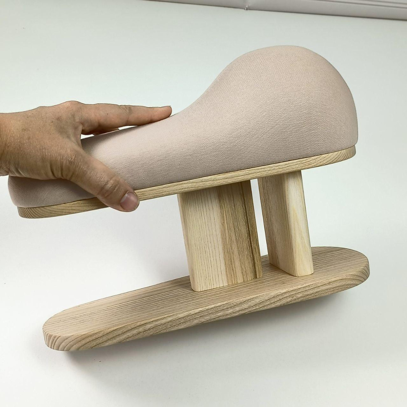 Портновська колодка для ВТО Needle Craft Корсетна на підставці Бежева