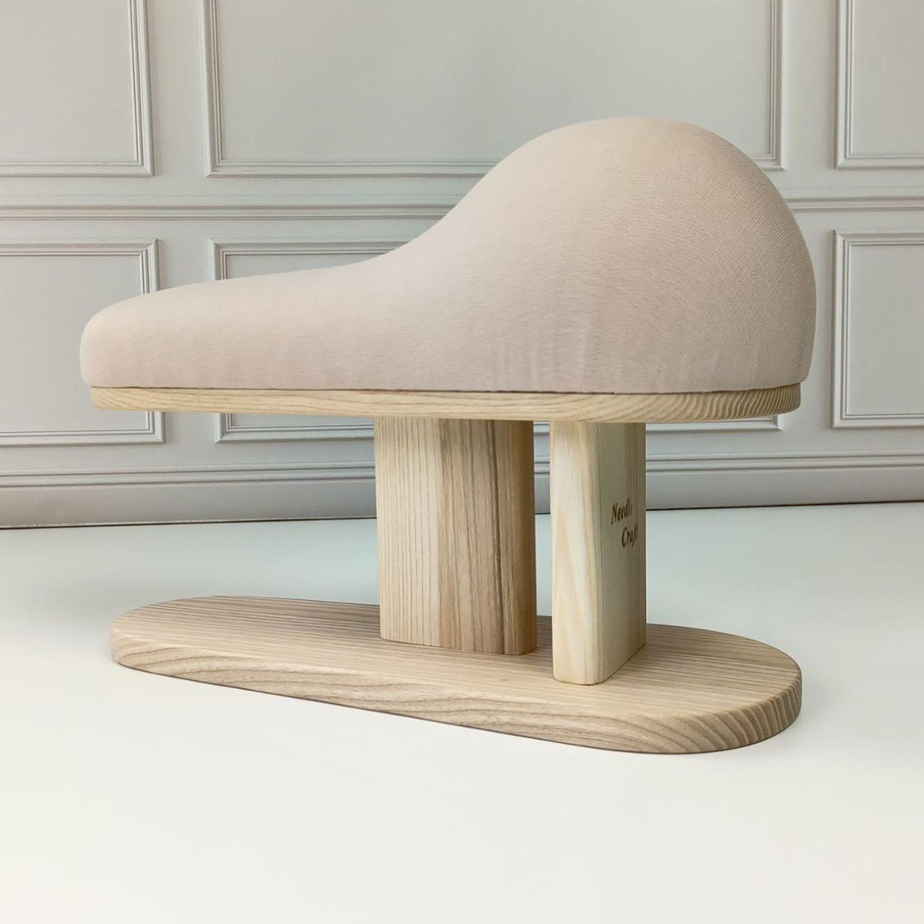 Портновська колодка для ВТО Needle Craft Корсетна на підставці Бежева