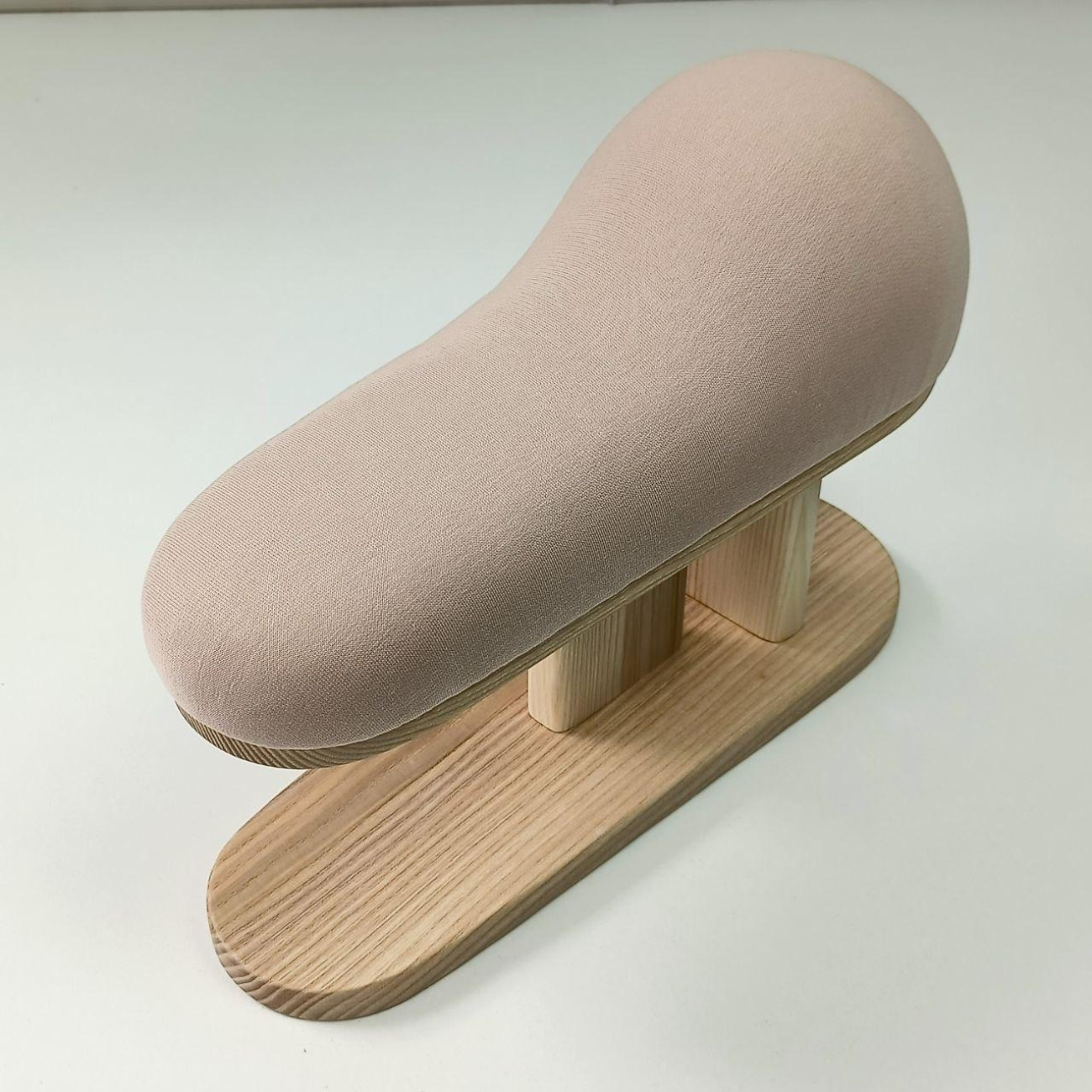 Портновська колодка для ВТО Needle Craft Корсетна на підставці Бежева