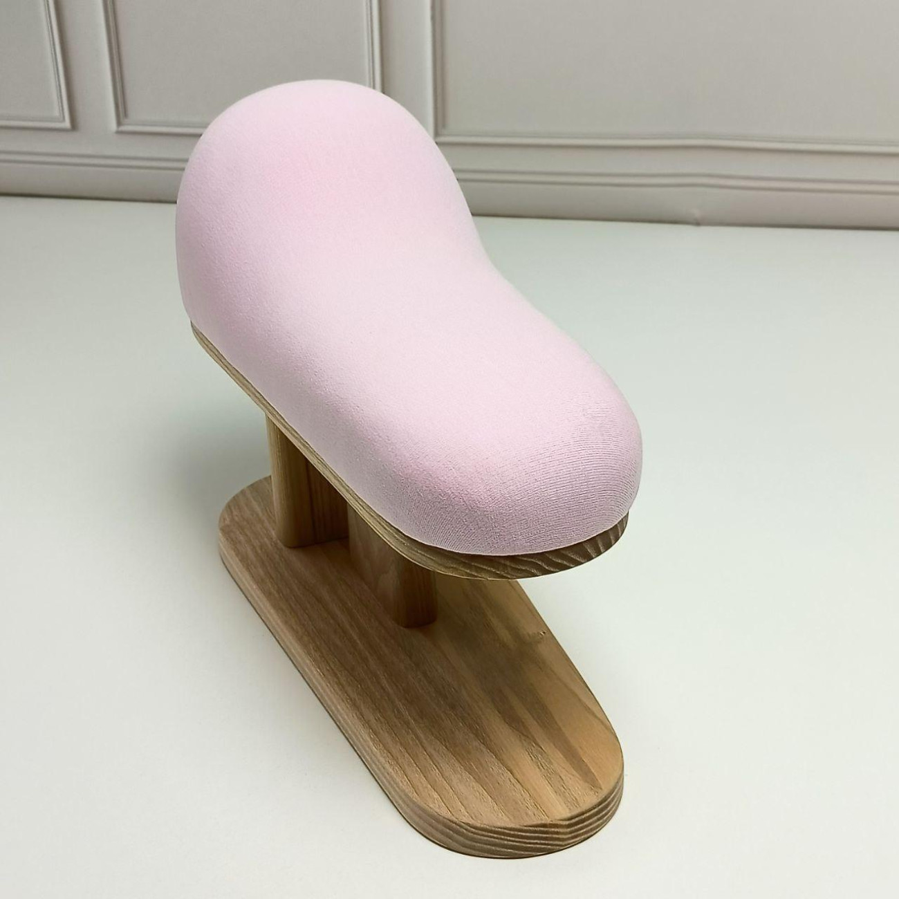 Кравецька колодка для ВТО Needle Craft Корсетна на підставці Рожева