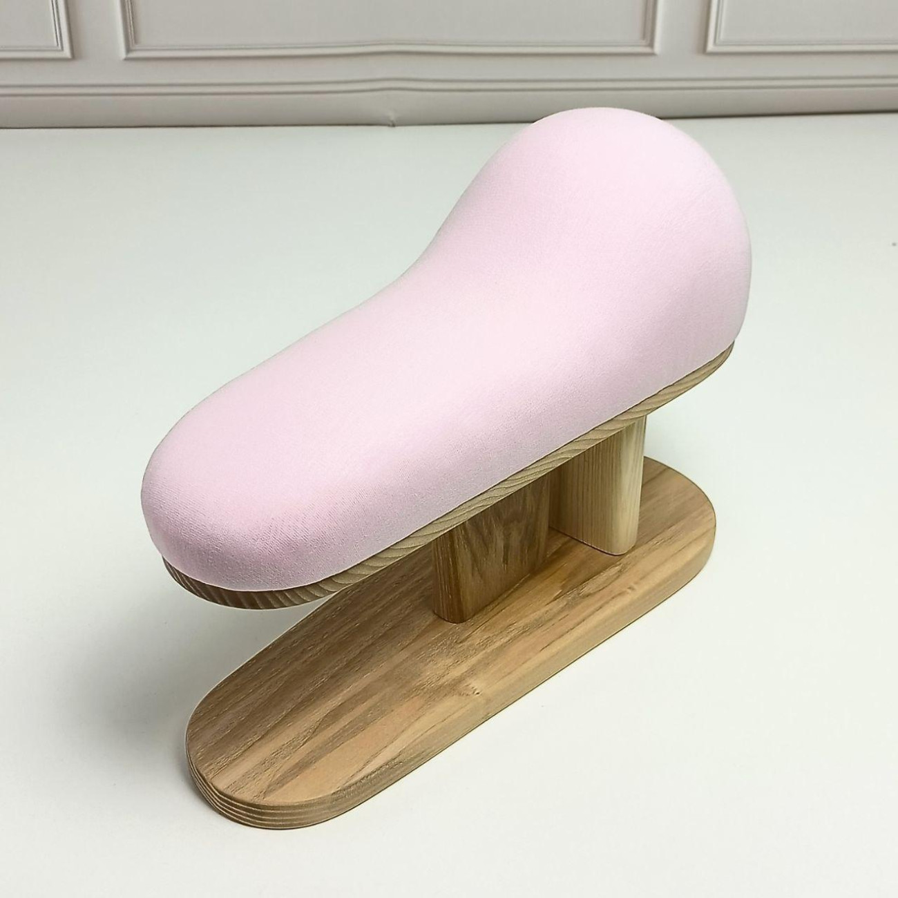 Кравецька колодка для ВТО Needle Craft Корсетна на підставці Рожева