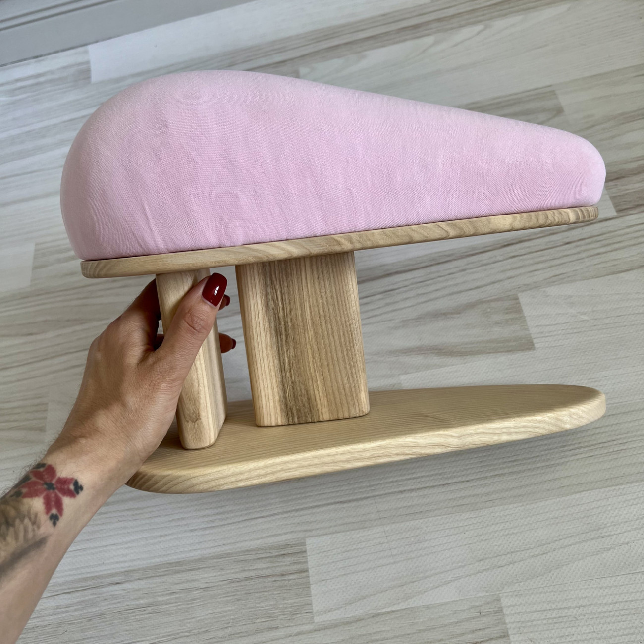 Кравецька колодка для ВТО Needle Craft Крапля на підставці Рожева