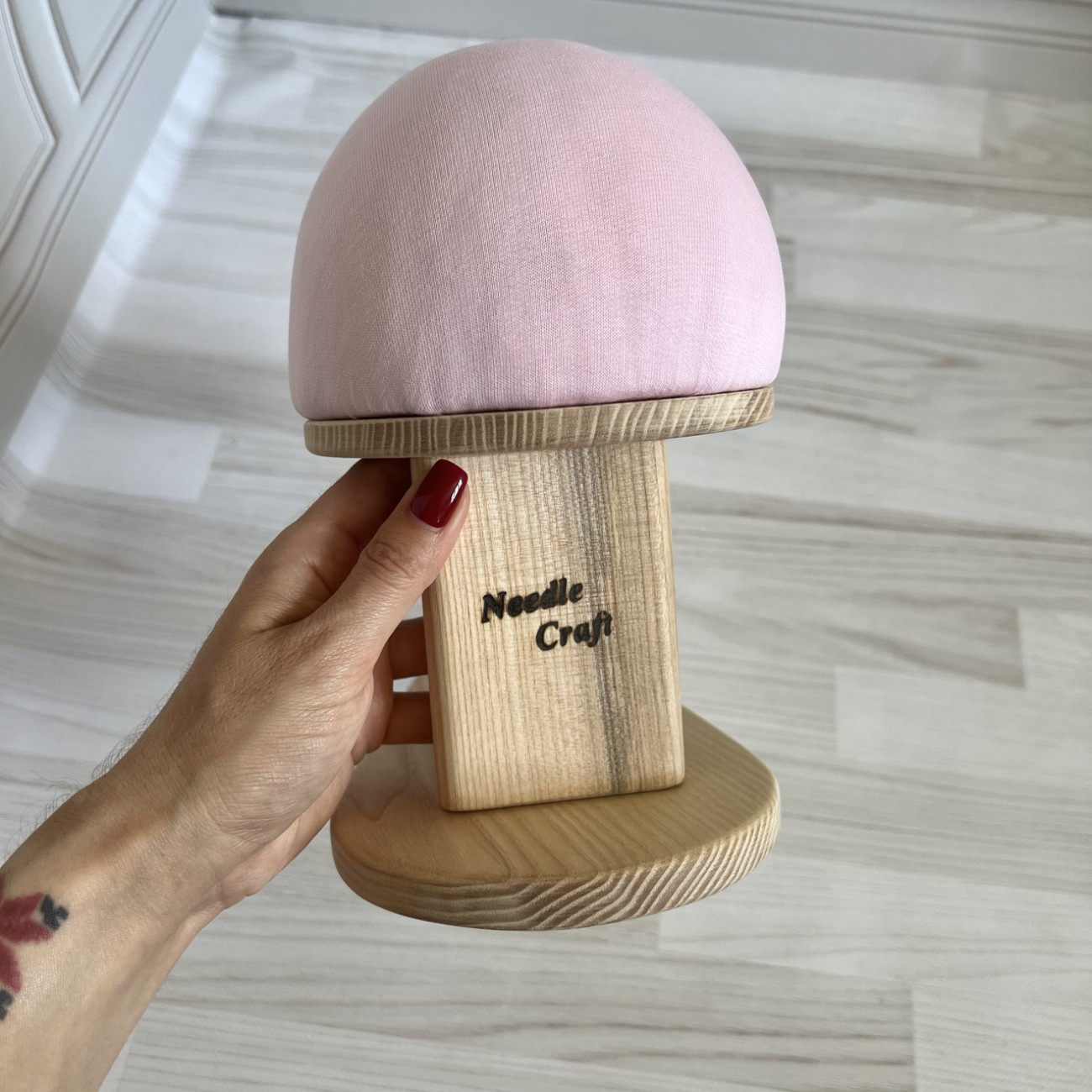 Кравецька колодка для ВТО Needle Craft Крапля на підставці Рожева