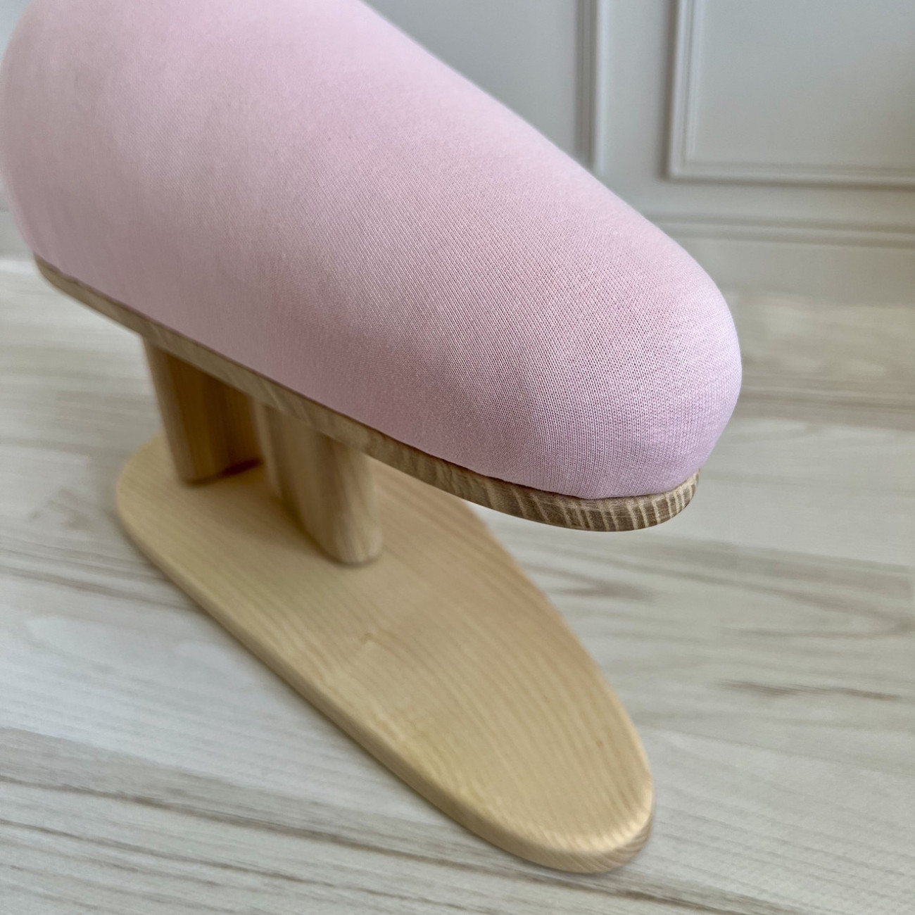 Кравецька колодка для ВТО Needle Craft Крапля на підставці Рожева