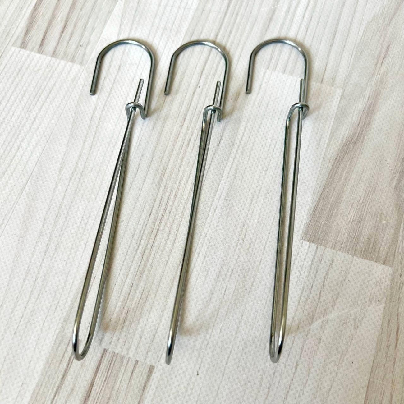 Гачок - вішак для лекал та викрійок