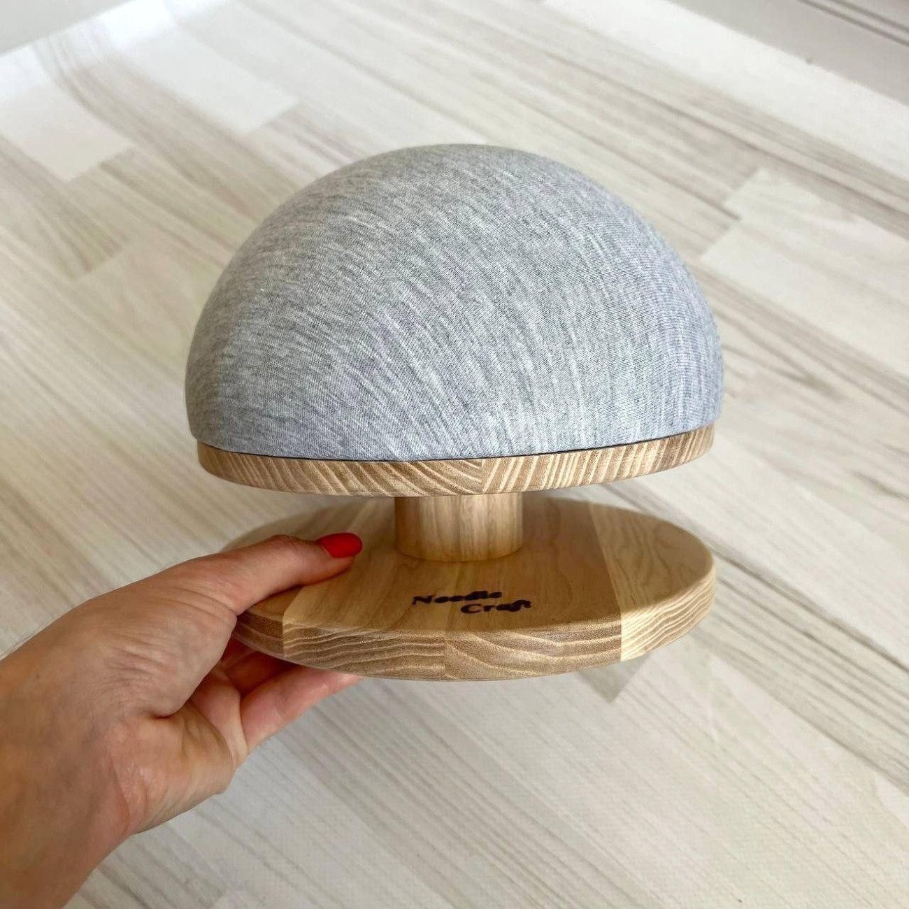 Кравецька колодка для ВТО Needle Craft Груди на підставці 16 см Сірі