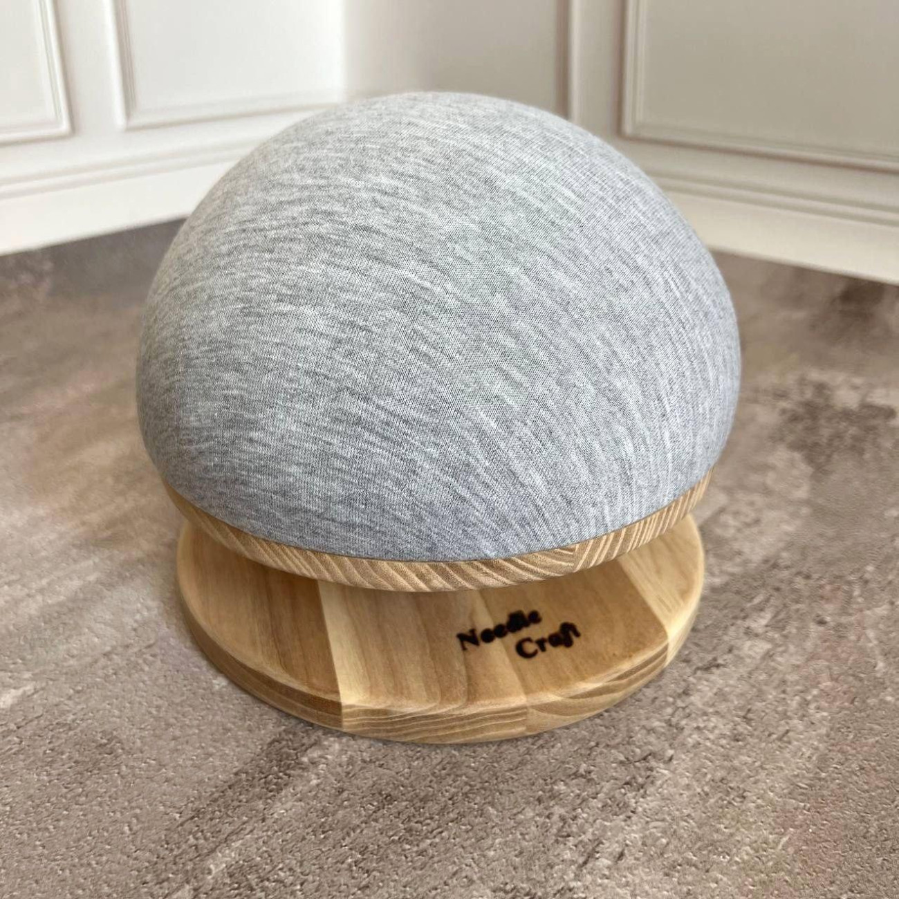 Кравецька колодка для ВТО Needle Craft Груди на підставці 16 см Сірі