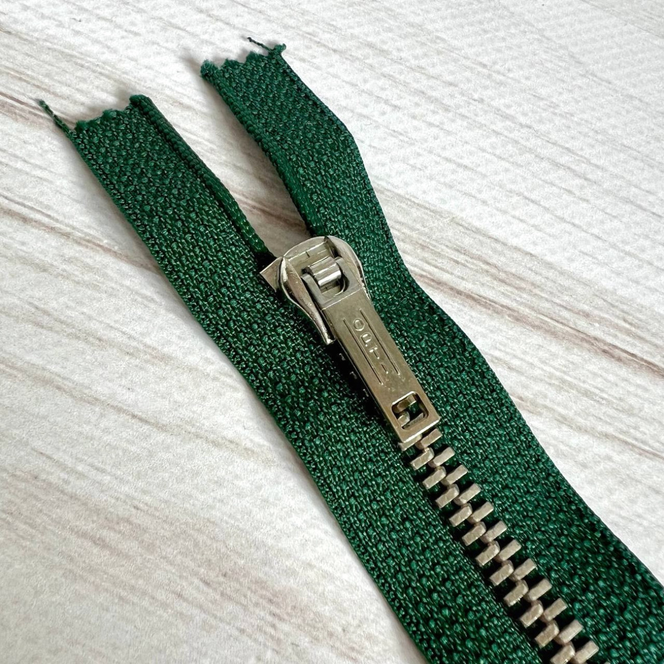 Блискавка металева нероз'ємна Opti, 14 см (зелена)