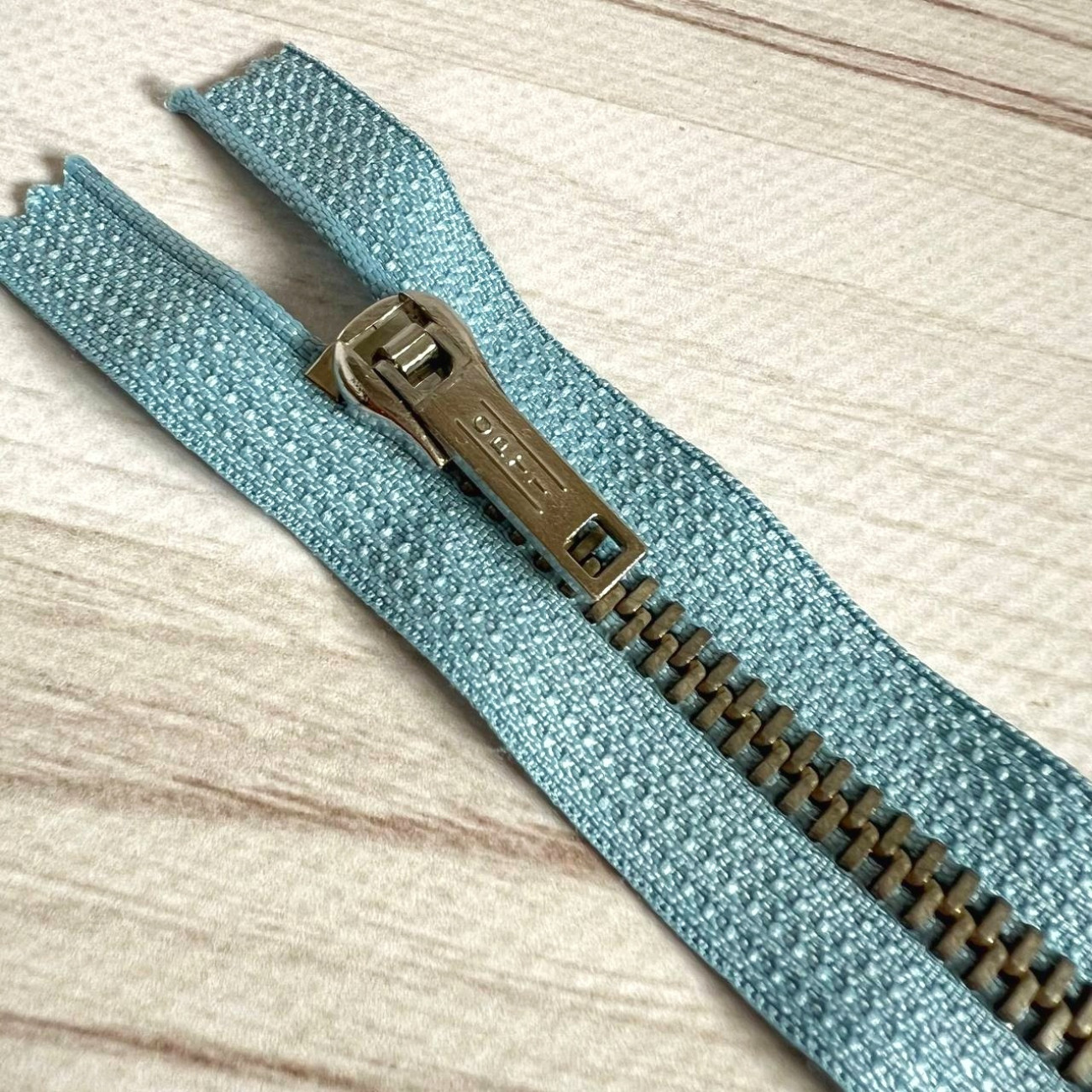 Блискавка металева нероз'ємна Opti, 18 см (блакитна)