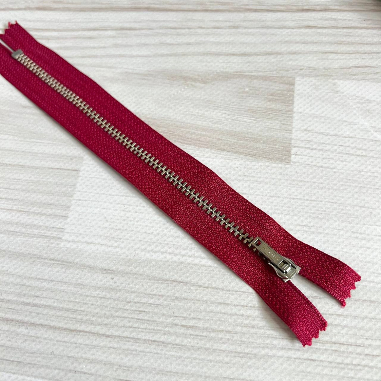 Блискавка металева нероз'ємна Opti, 18 см (бордо)