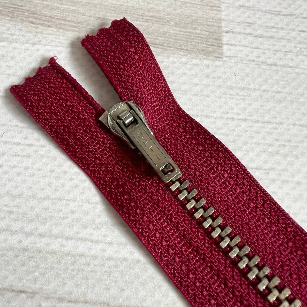 Блискавка металева нероз'ємна Opti, 18 см (бордо)