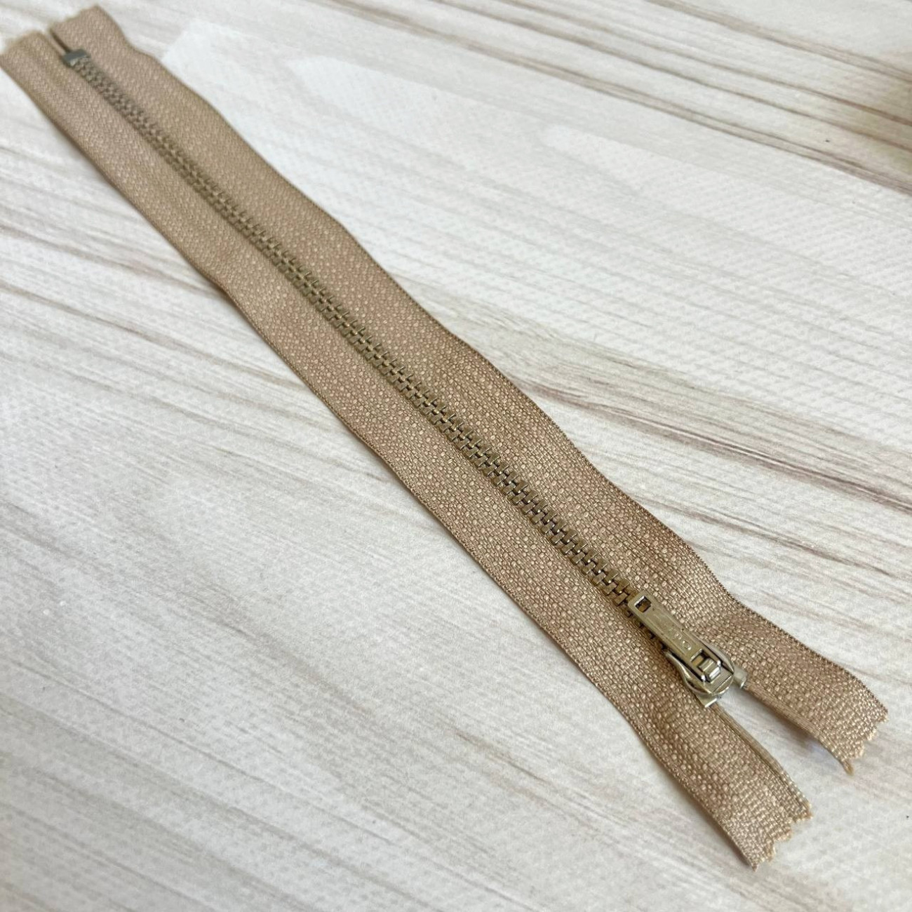 Блискавка металева нероз'ємна Opti, 20 см (бежева)