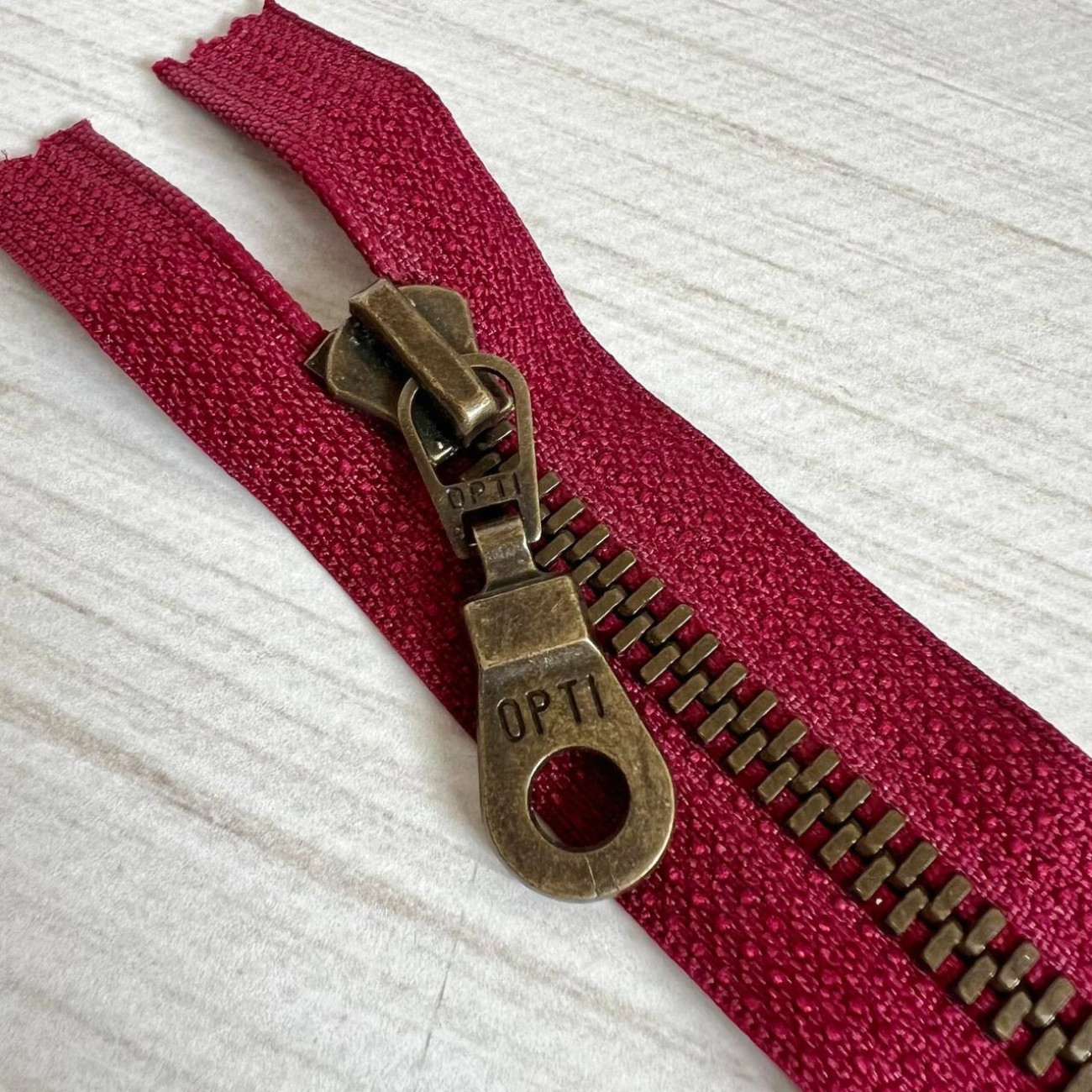 Блискавка металева роз'ємна Opti, 75 см (бордо)