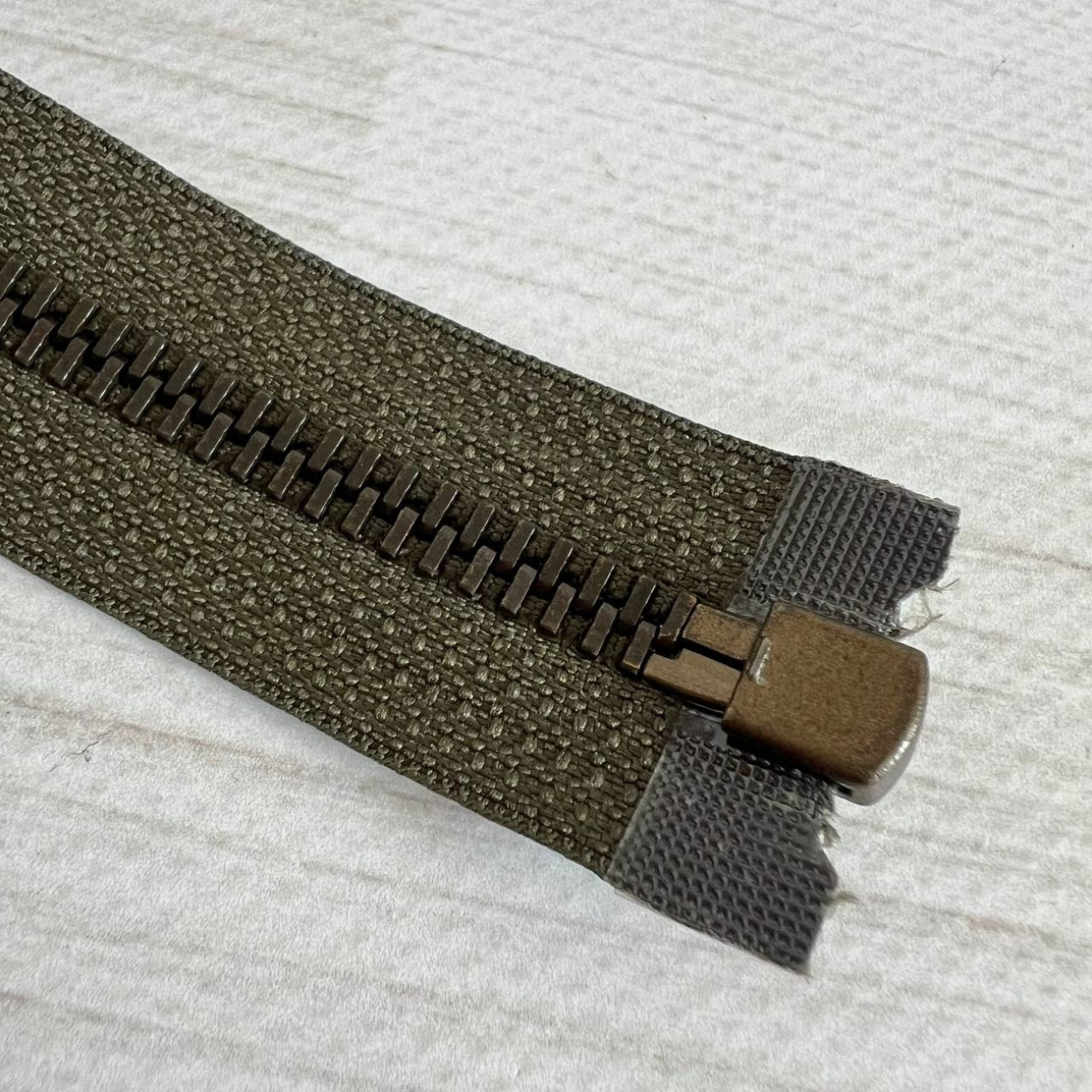 Блискавка металева роз'ємна Opti, 50 см (хакі)