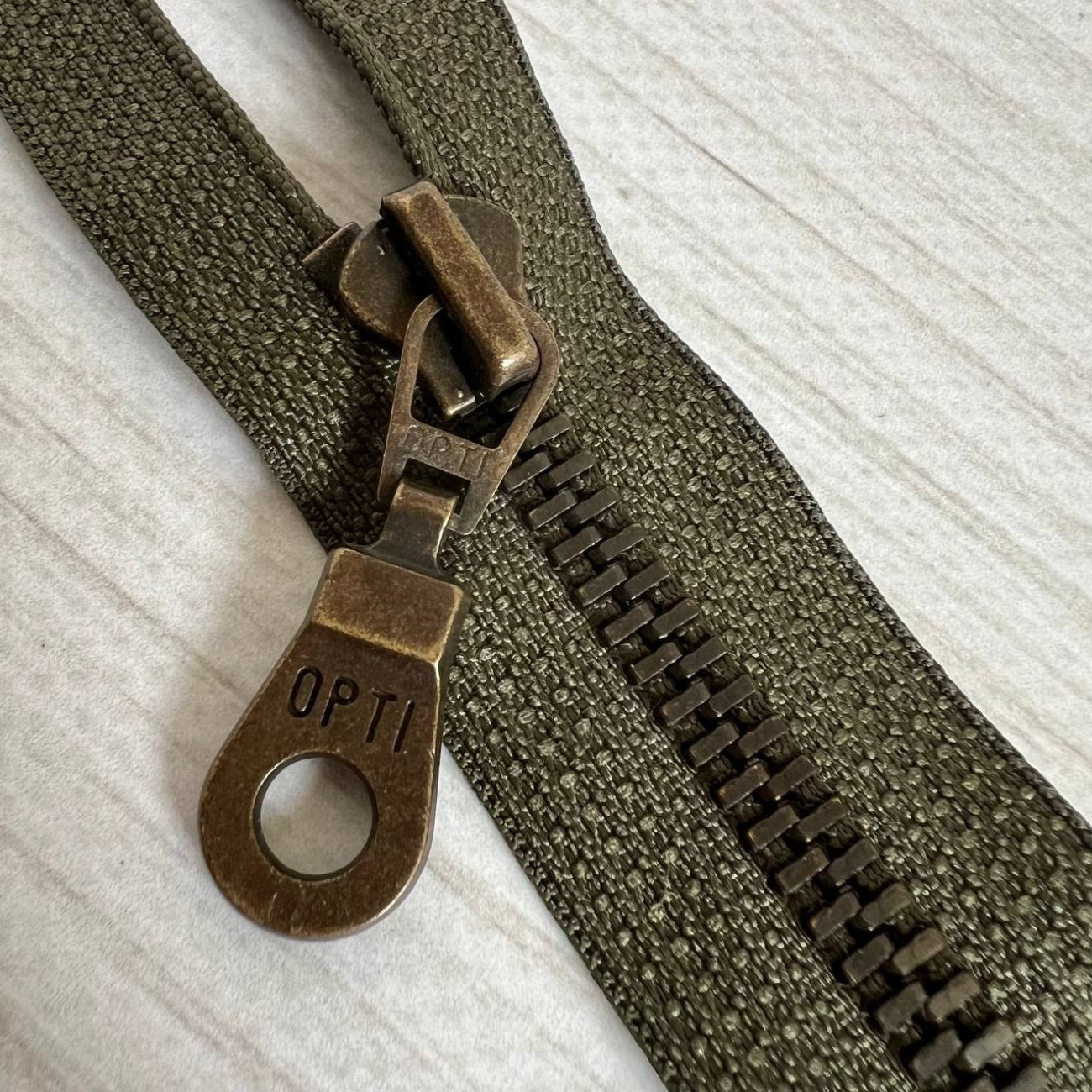 Блискавка металева роз'ємна Opti, 50 см (хакі)