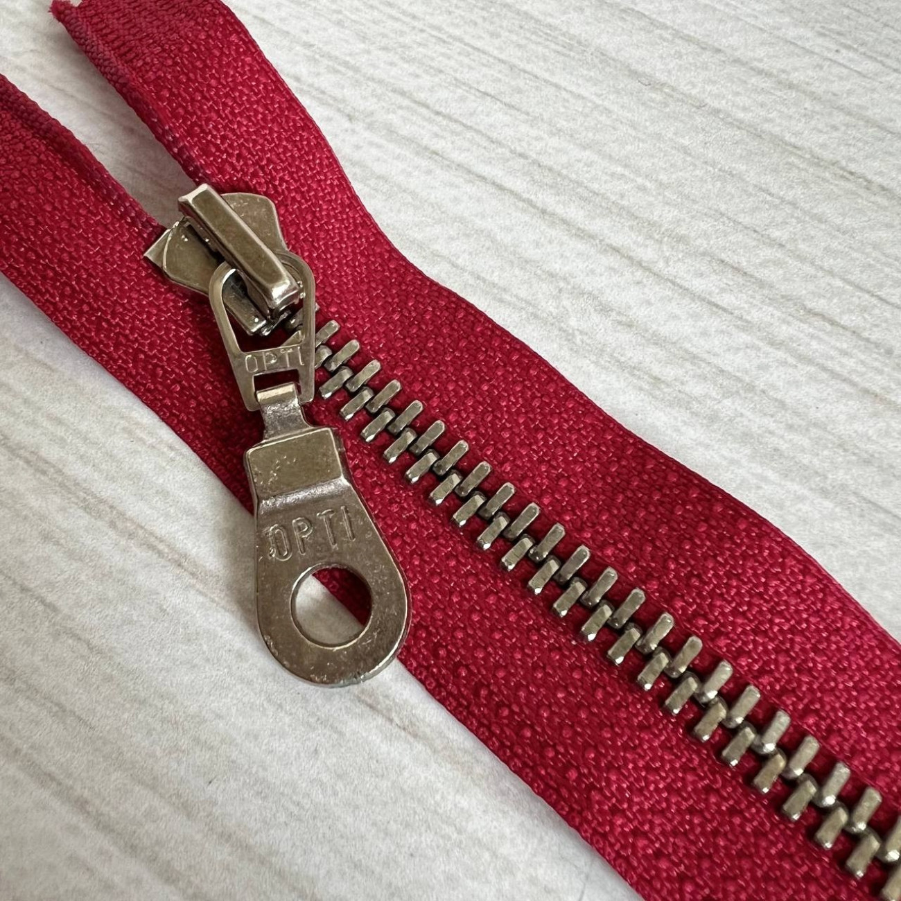 Блискавка металева роз'ємна Opti, 80 см (бордо)