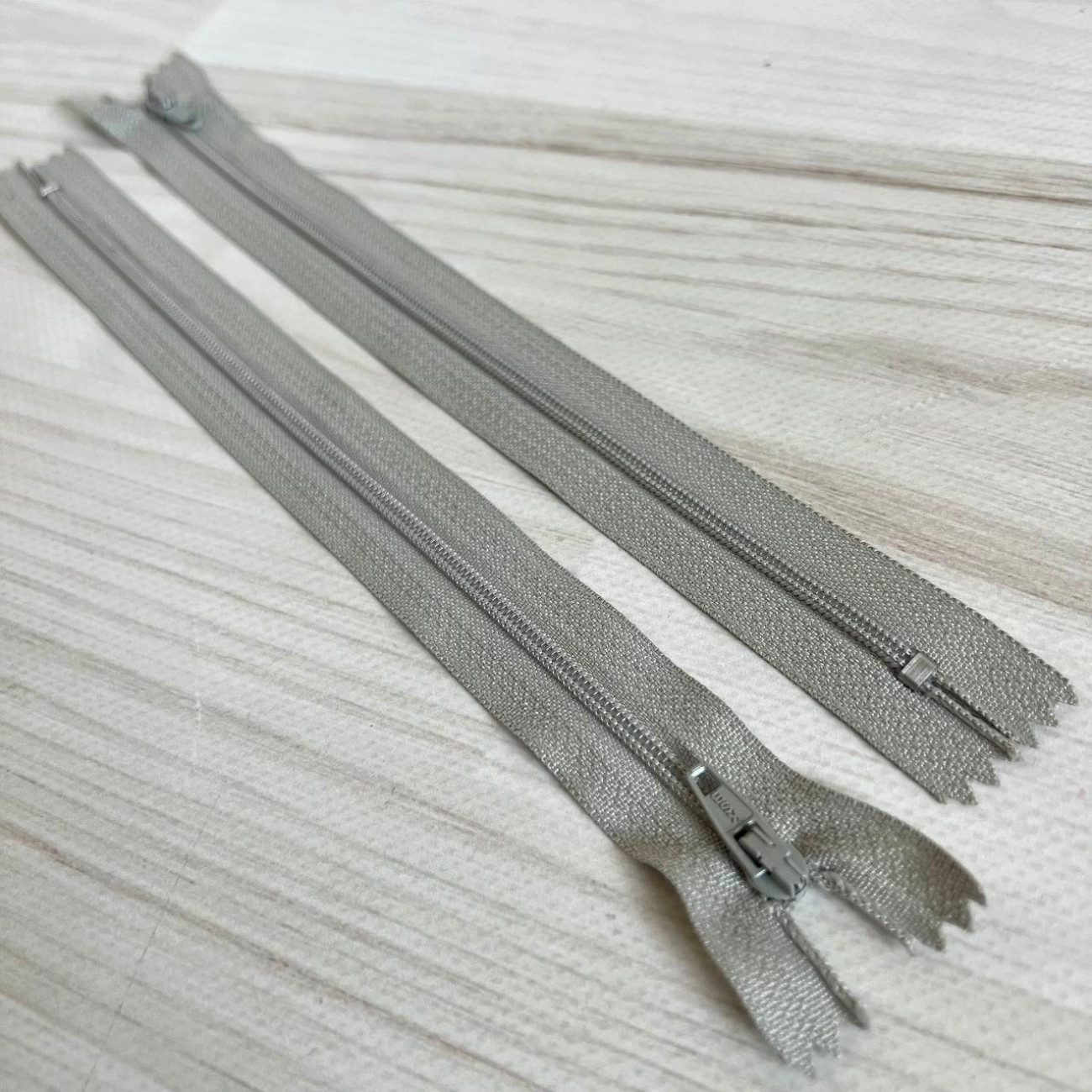 Вита блискавка нероз'ємна, 22 см (світло-сіра)