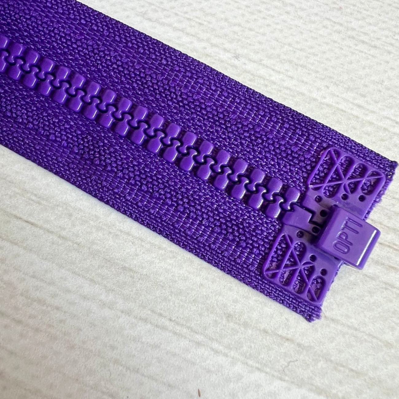 Тракторна блискавка роз'ємна Opti, 65 см (фіолет)