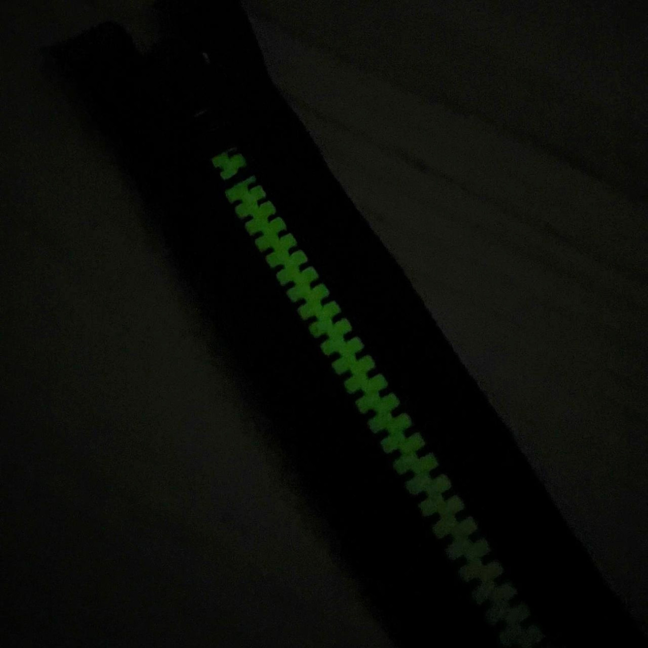 Тракторна блискавка роз'ємна, 45 см (чорна/флуоресцентна)