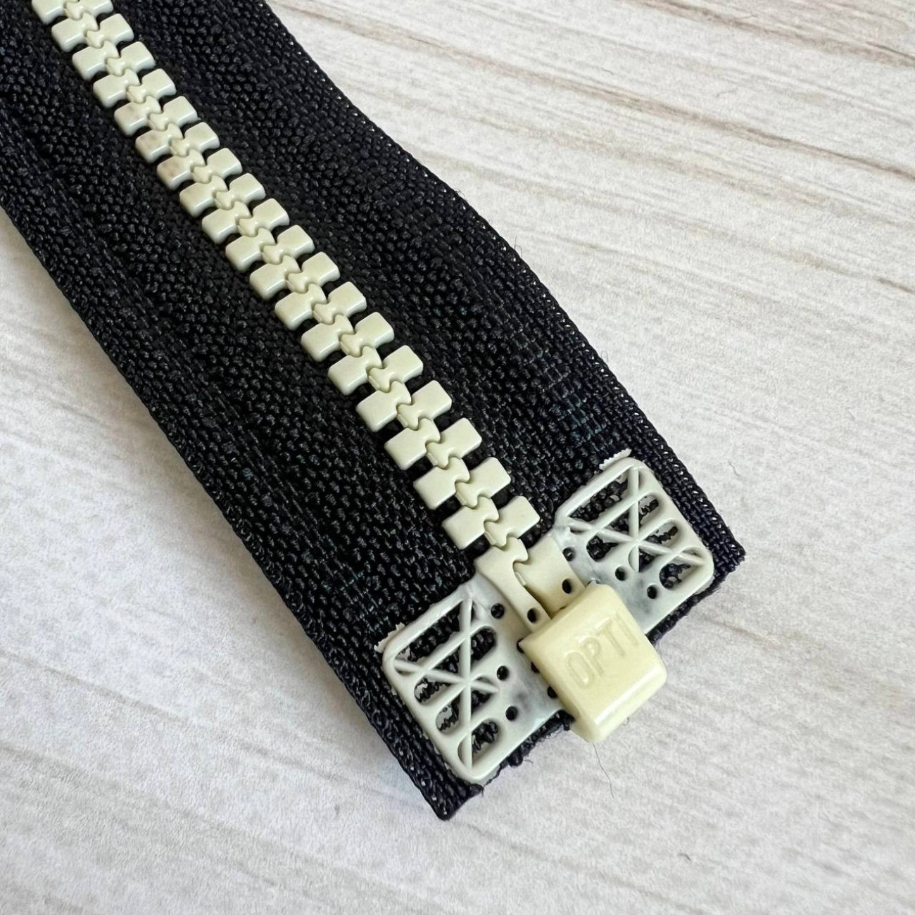 Тракторна блискавка роз'ємна, 45 см (чорна/флуоресцентна)