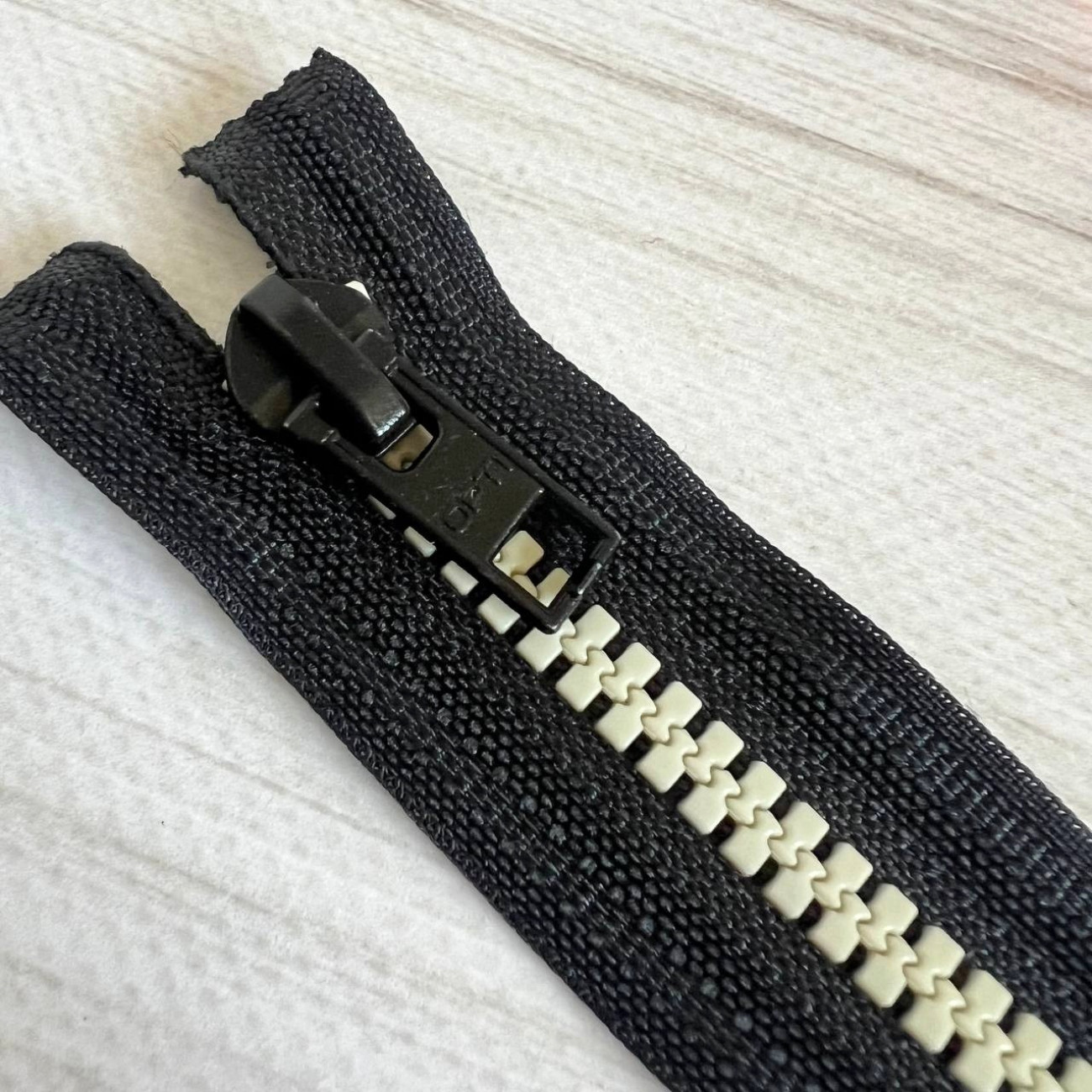 Тракторна блискавка роз'ємна, 45 см (чорна/флуоресцентна)