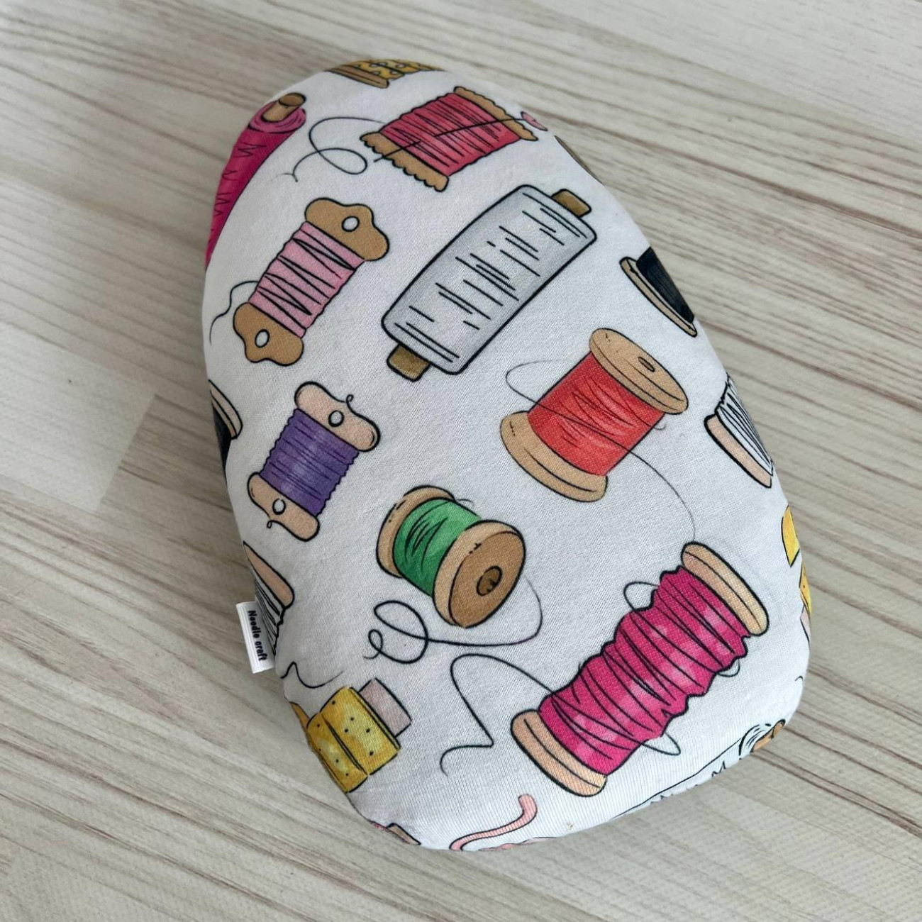 Кравецька подушечка для ВТО Needle Craft Овальна зі швейним малюнком