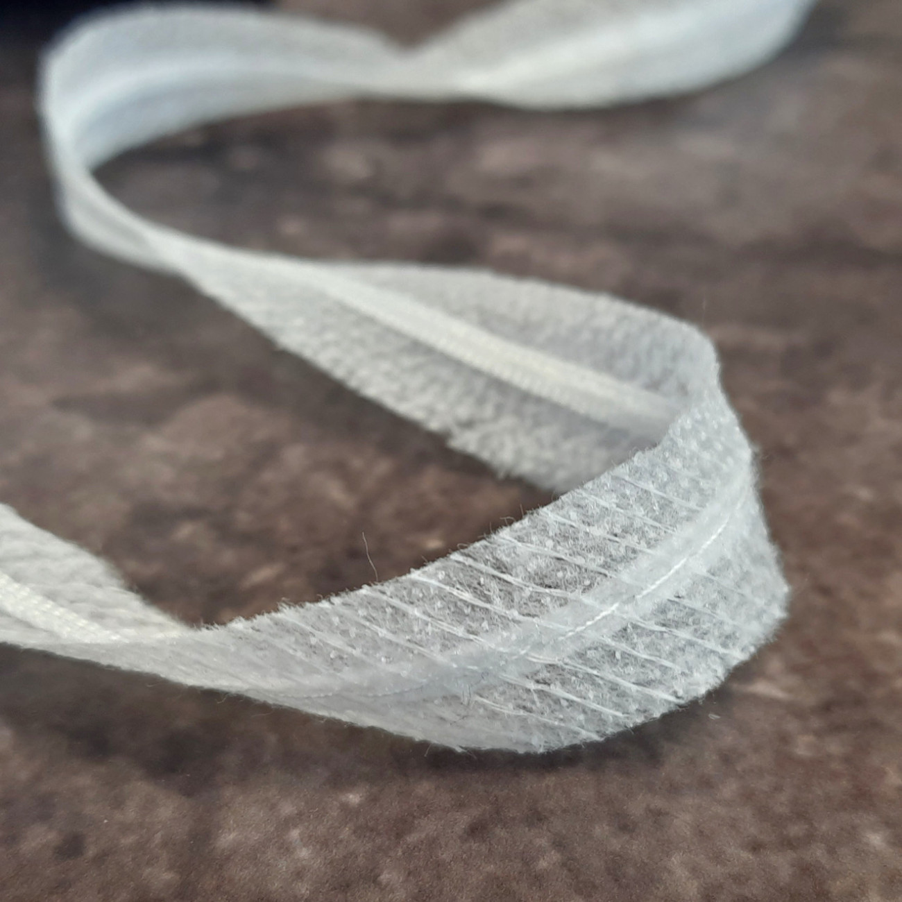 Тасьма клейова по косій, посилена стрічкою (біла)