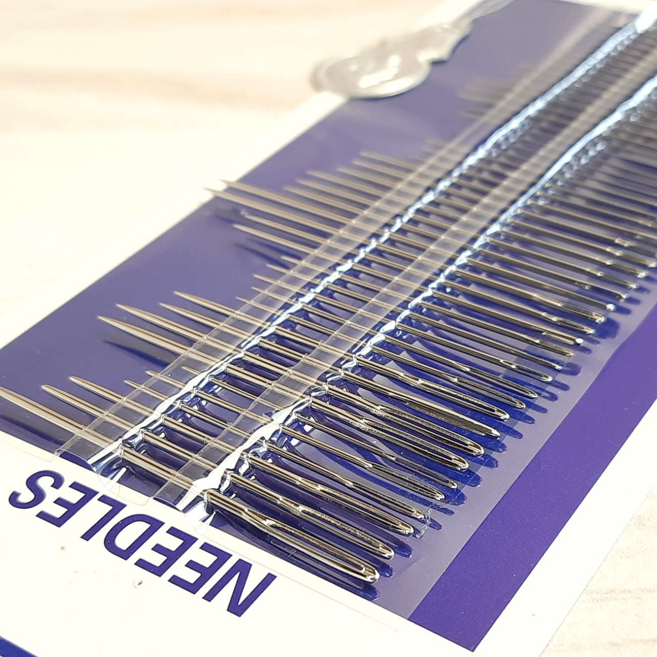 Голки для ручного шиття асорті, набір з нитковтягувачем (50шт)