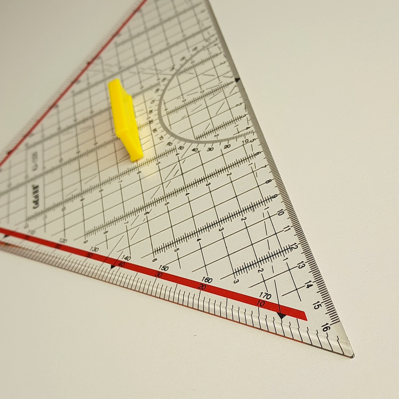 Лінійка трикутник з жовтою ручкою KJ-1335