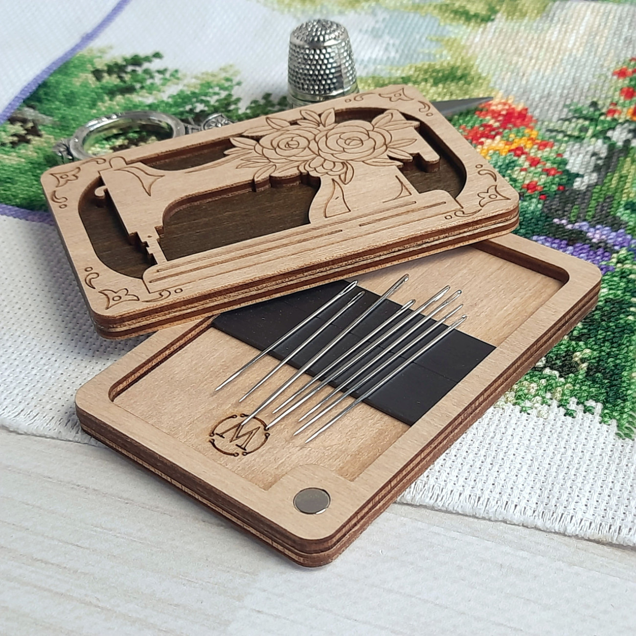 Дерев'яна гольниця для рукоділля 