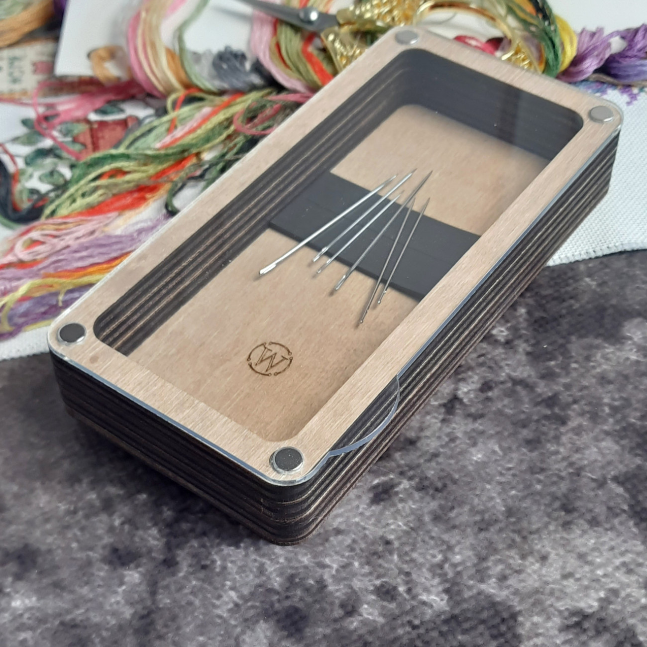 Дерев'яна скринька для рукоділля з прозорою кришкою прямокутна