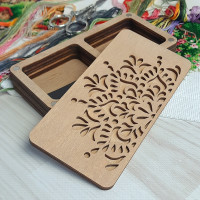 Дерев'яна скринька для рукоділля