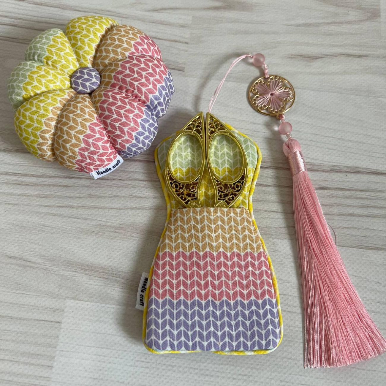 Вінтажний набір Needle Craft (ножиці, чохол для ножиць, гольниця гарбузик)