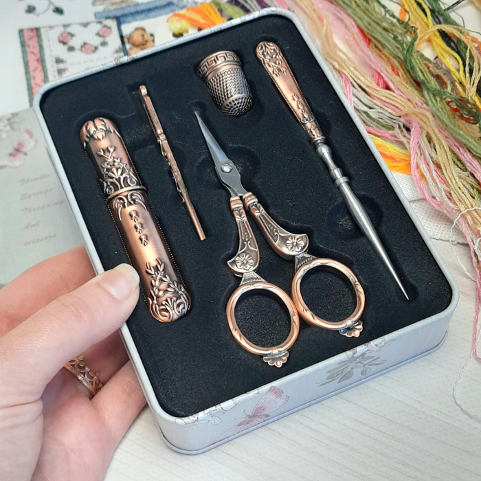 Вінтажний набір (ножиці, наперсток, шило, кейс для голок), (мідь)