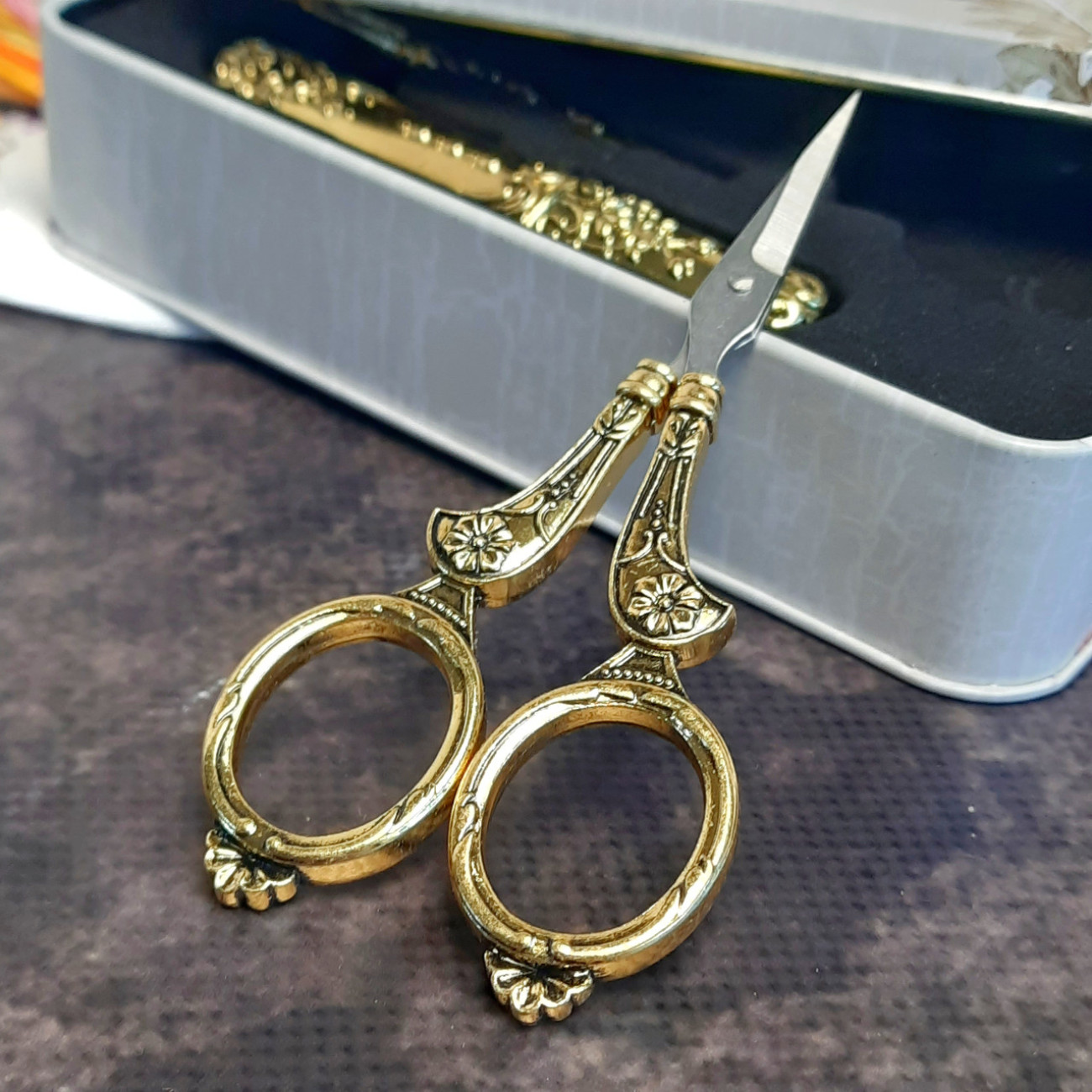 Вінтажний набір (ножиці, наперсток, шило, кейс для голок), (золото)