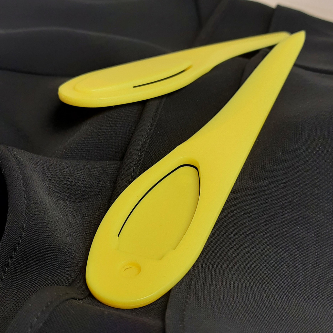 Кілочок пластиковий для вивертання кутів (жовтий)