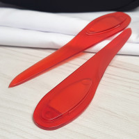 Кілочок пластиковий для вивертання кутів (червоний)