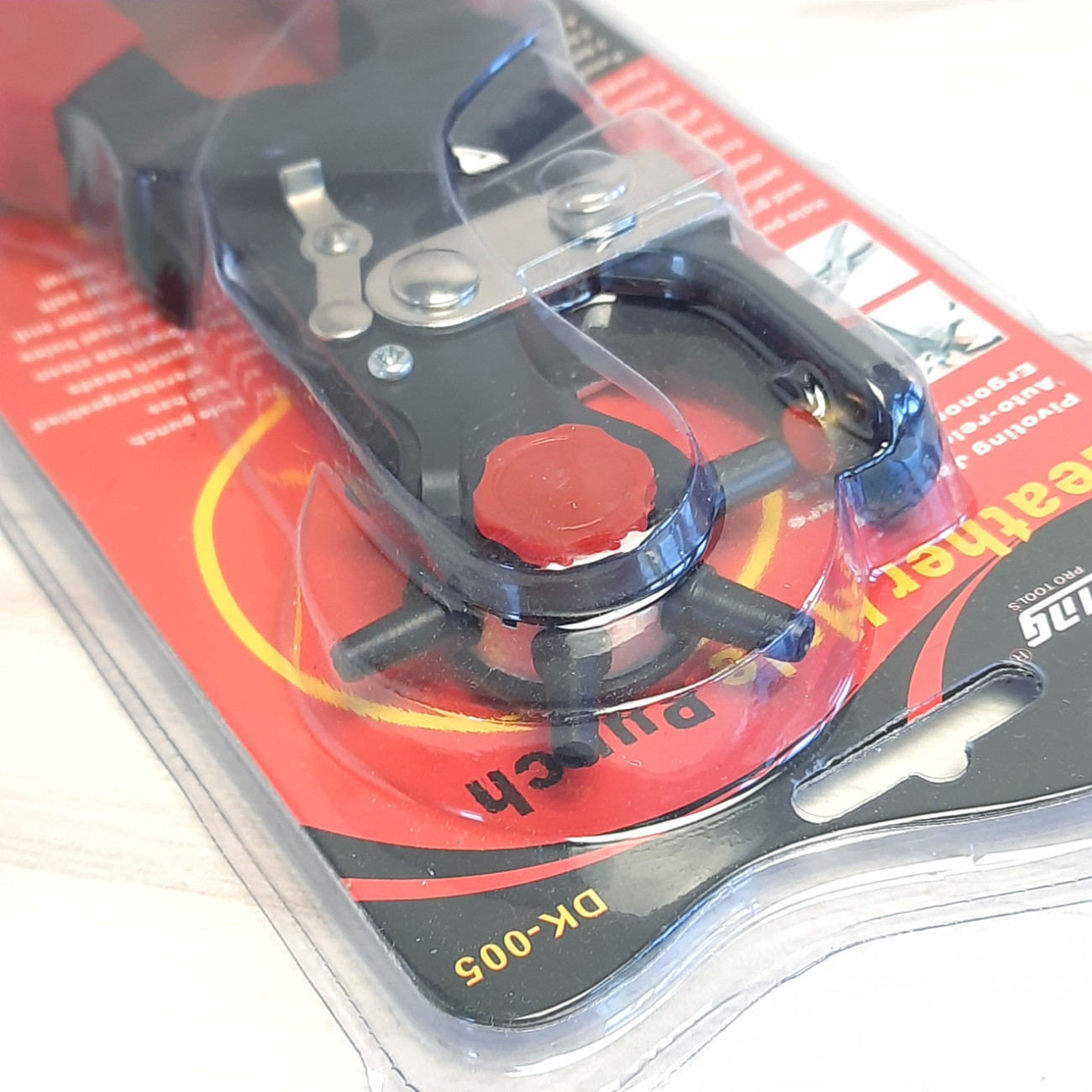 Револьверний пробійник (діркопробивач) з круглими отворами