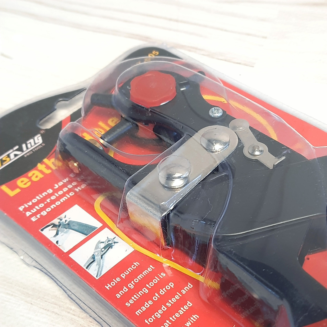 Револьверний пробійник (діркопробивач) з круглими отворами