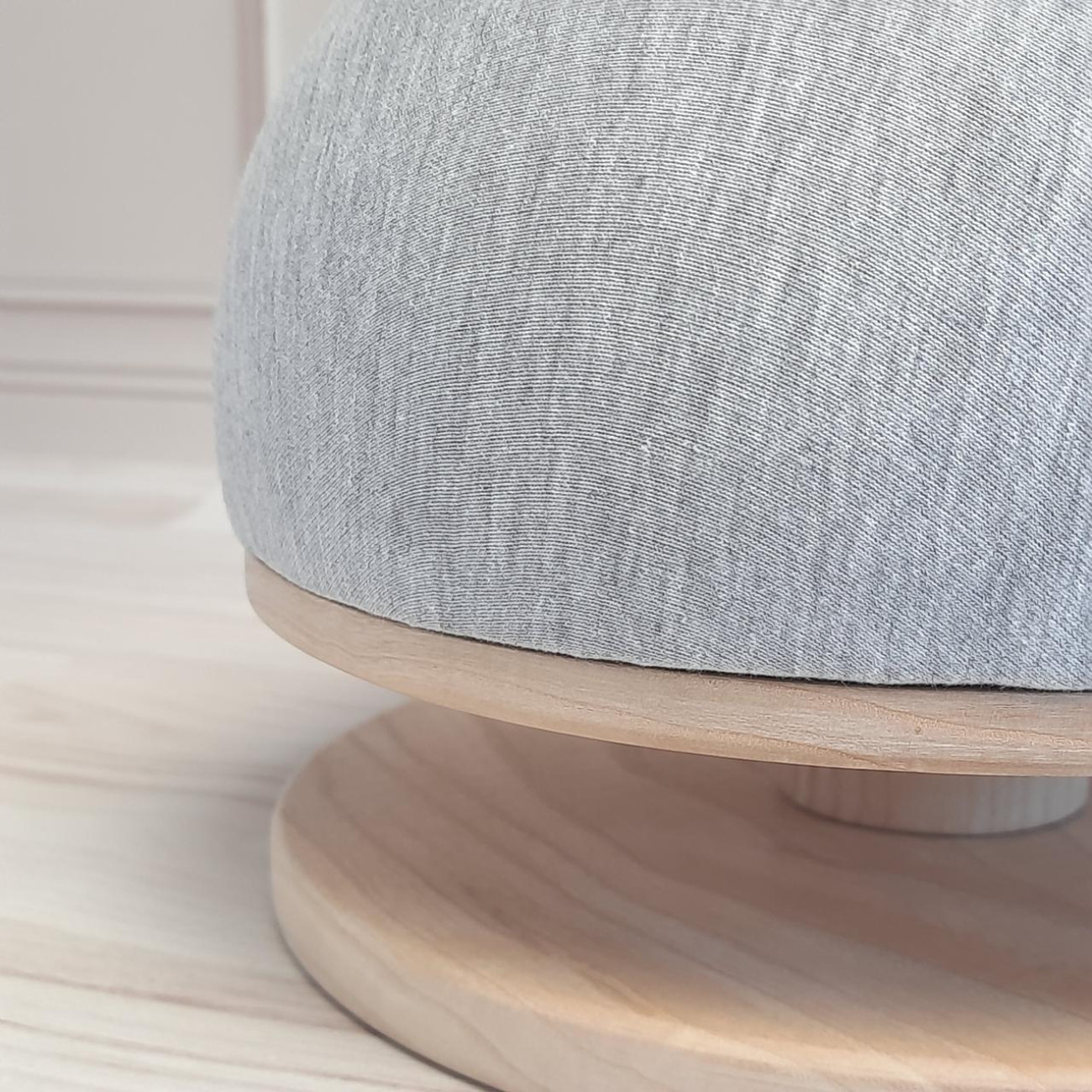 Кравецька колодка для ВТО Needle Craft Груди на підставці 22 см Сірі