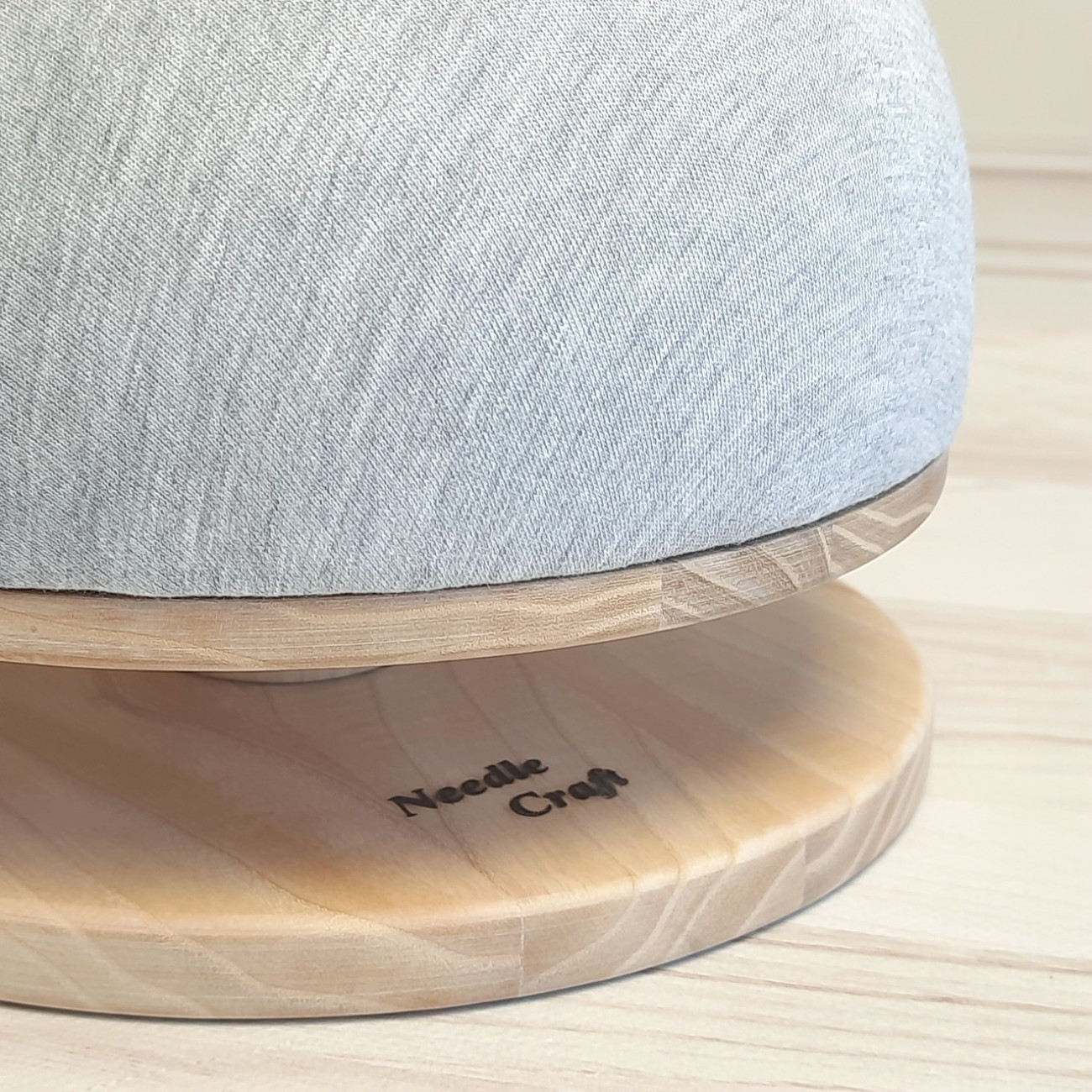 Кравецька колодка для ВТО Needle Craft Груди на підставці 22 см Сірі