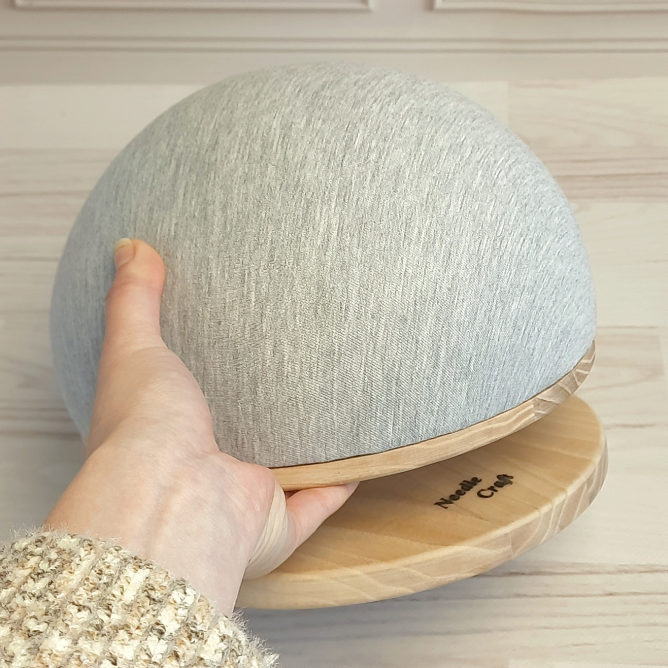 Кравецька колодка для ВТО Needle Craft Груди на підставці 22 см Сірі