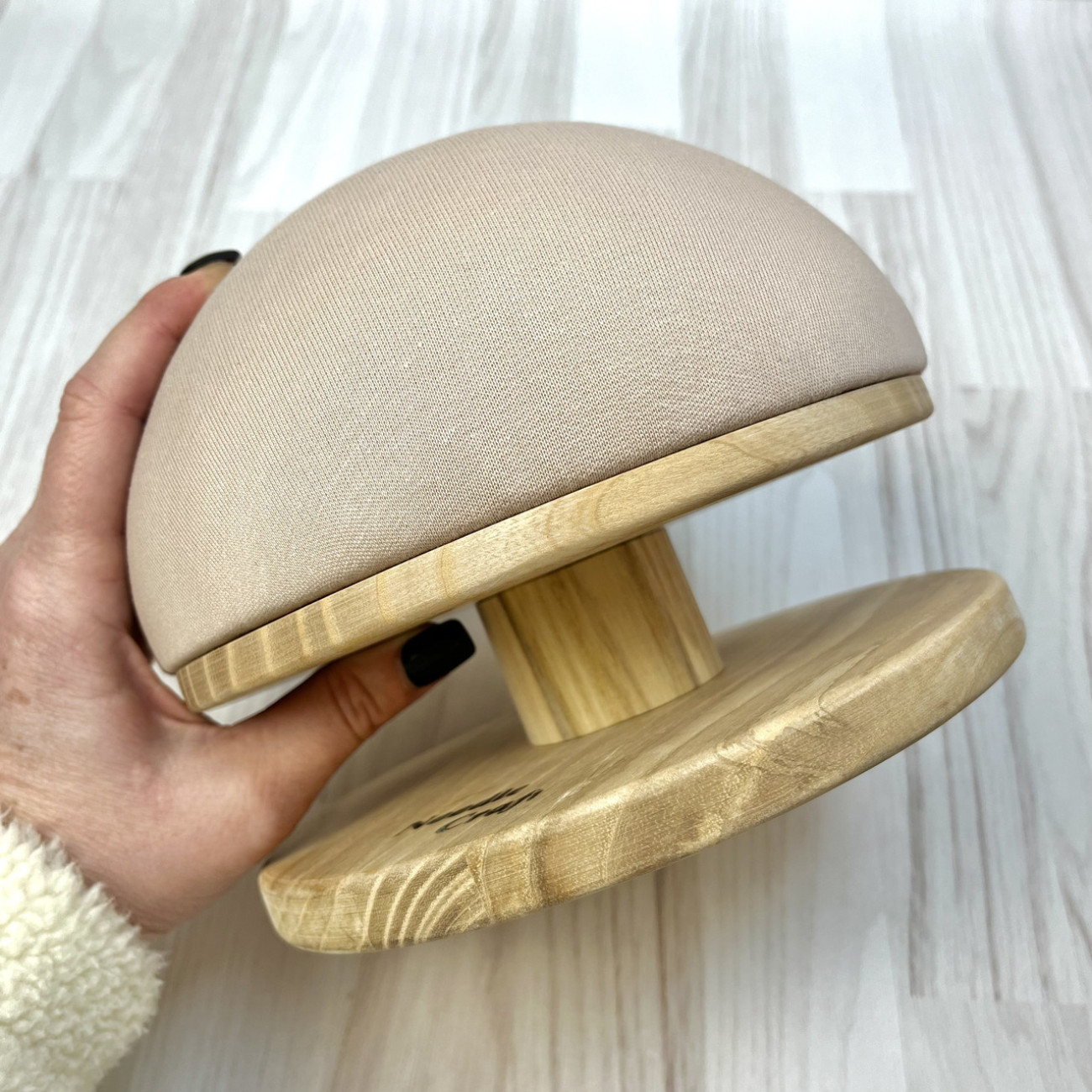 Кравецька колодка для ВТО Needle Craft Груди на підставці 18 см Бежеві