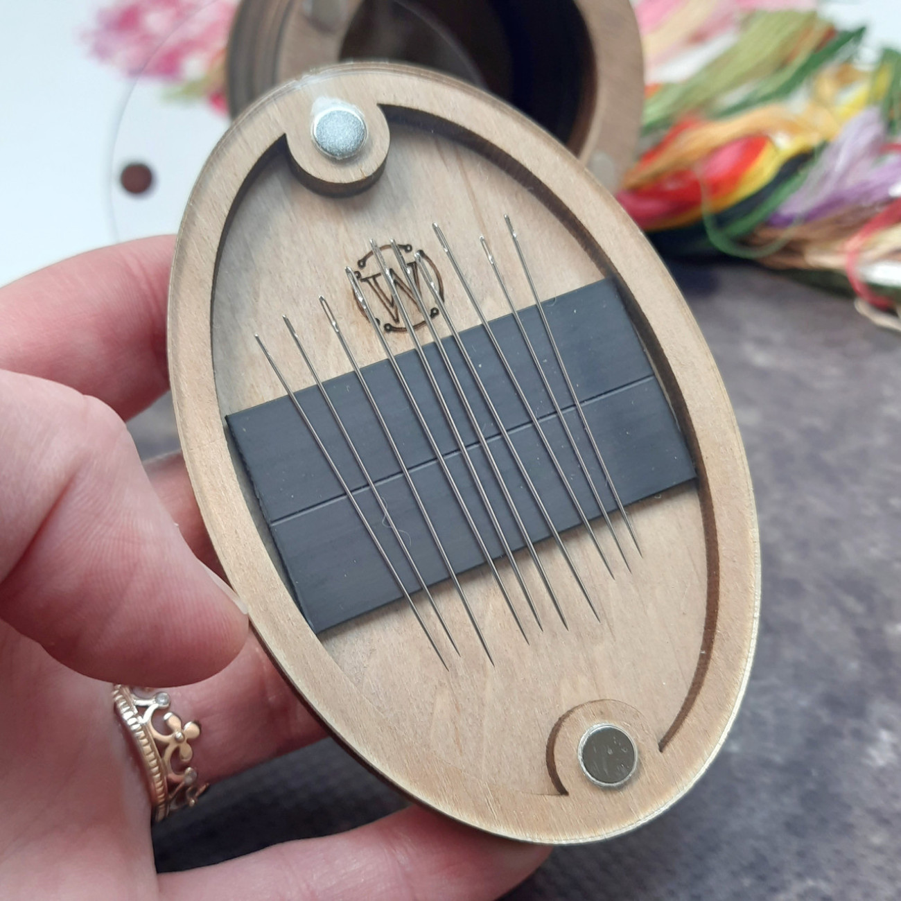 Подарунковий рукодільний набір №2 (гольниця овальна з голками та скринька овальна з прозорими кришками)