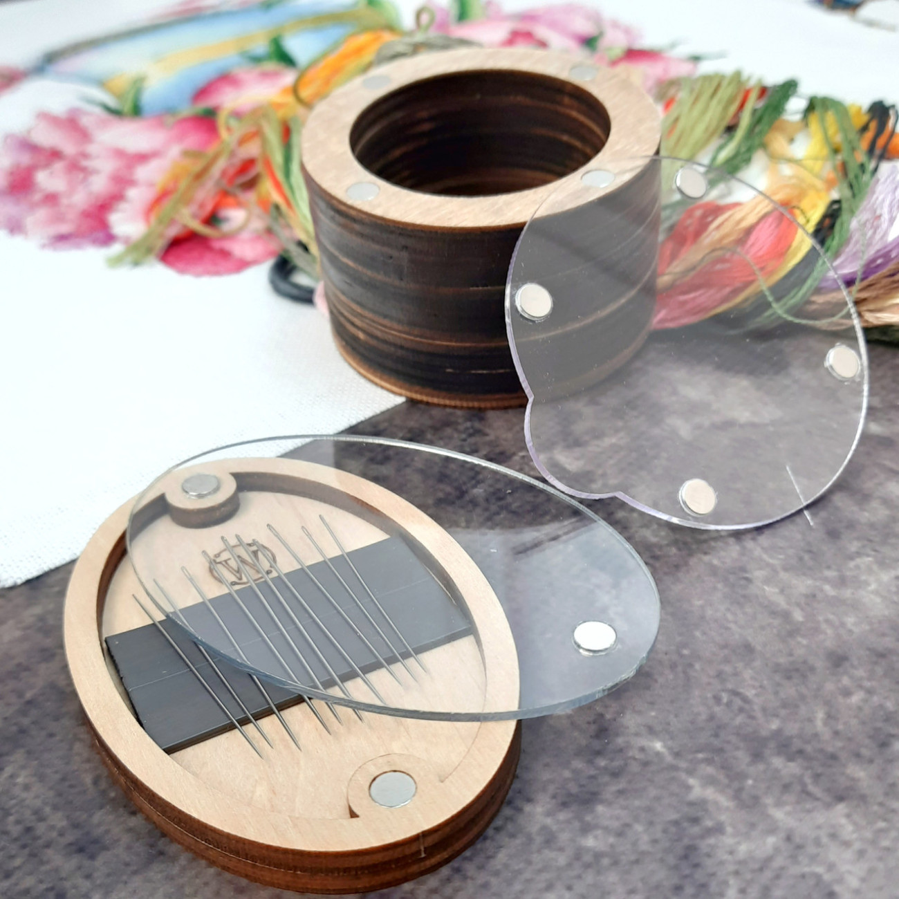 Подарунковий рукодільний набір №2 (гольниця овальна з голками та скринька овальна з прозорими кришками)