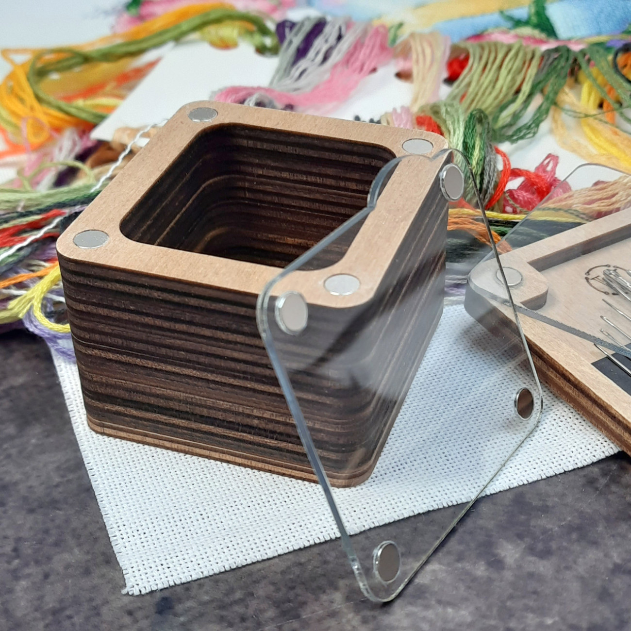 Подарунковий рукодільний набір №5 (скринька квадратна та прямокутна гольниця з голками та прозорими кришками)