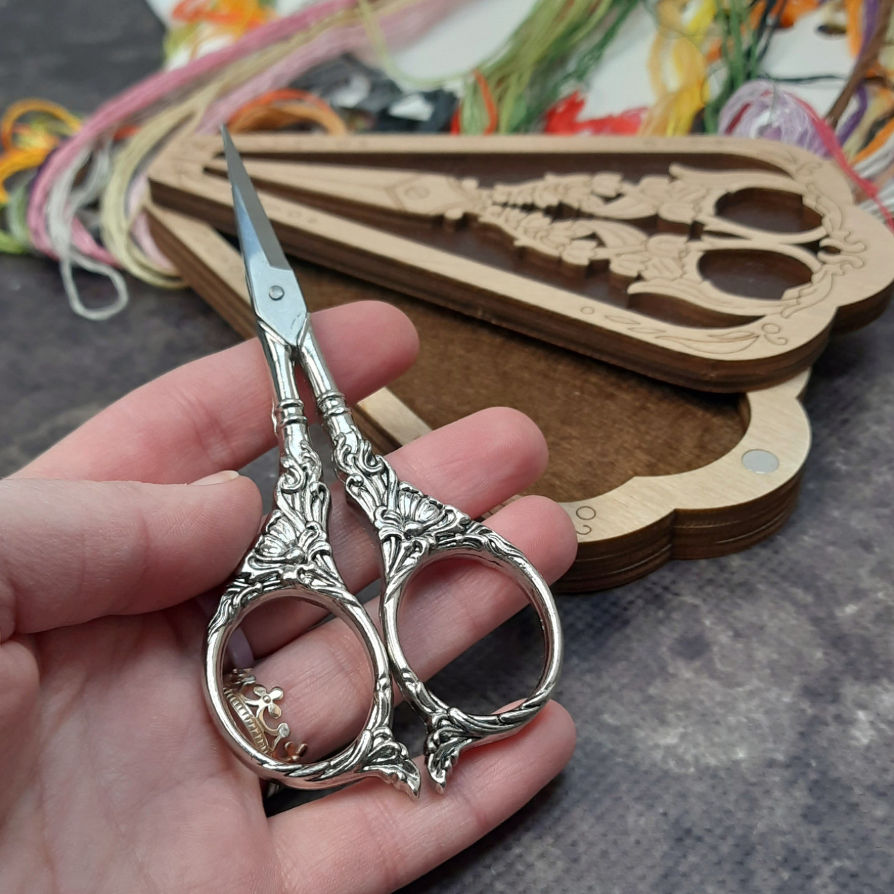 Скринька для ножиць та ножиці вінтажні Європейські (срібло)